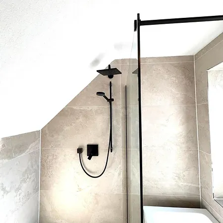 Maisonette Mit Whirlpool Stoccarda